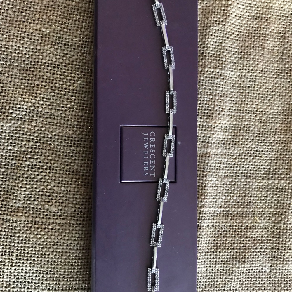 1 carat TDW woman’s tennis bracelet